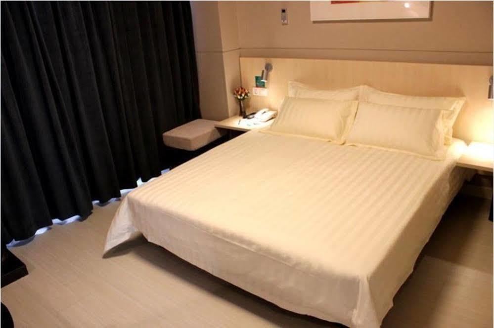 Jinjiang Inn Liuzhou Bubugao Square North Station Экстерьер фото